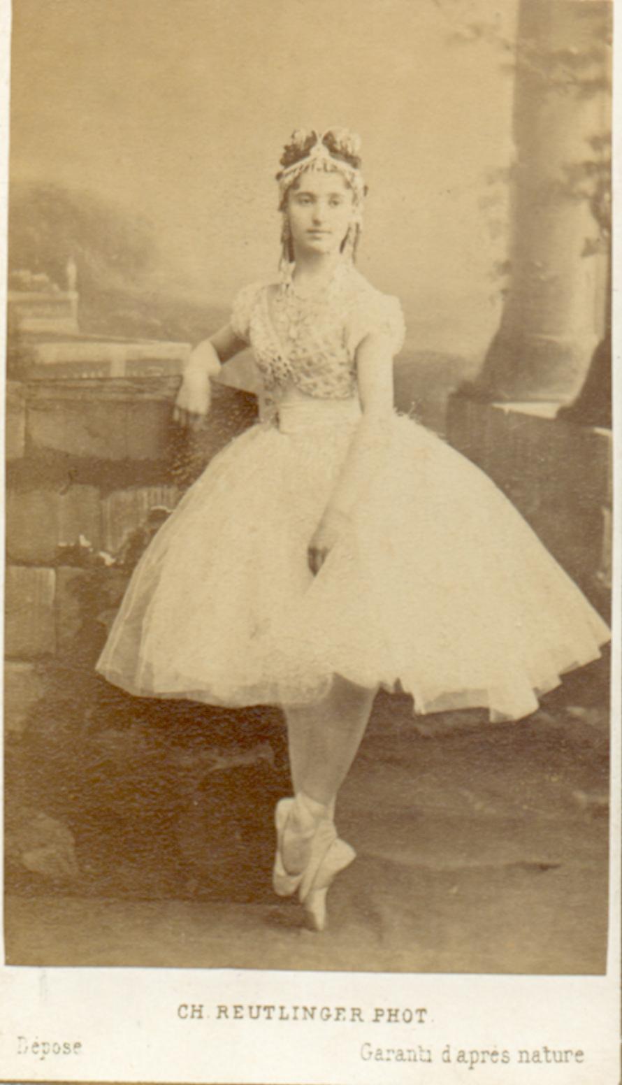 la fille aux yeux d'mail